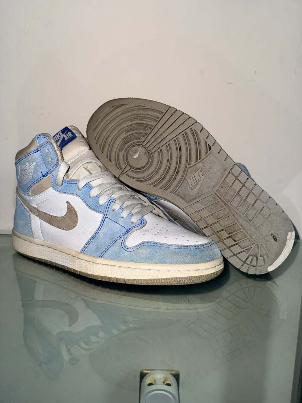 Nike Air Jordan 1 Retro High OG Hyper Royal Smoke Grey